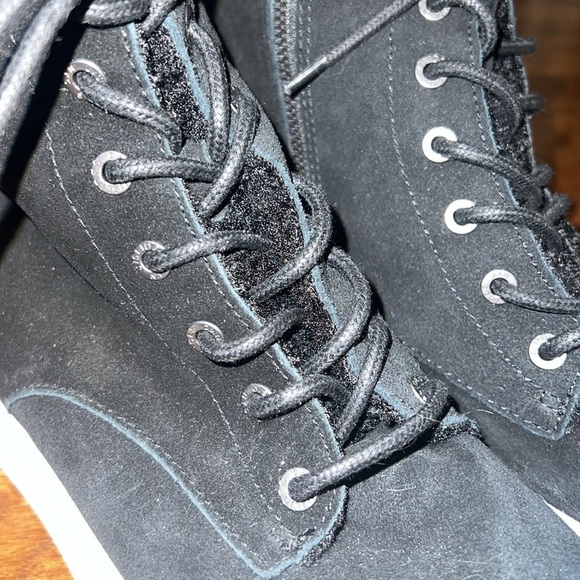 JSlides Torrie Water Resistant Platform Boot (Women) Size 8 - Picture 3 of 9